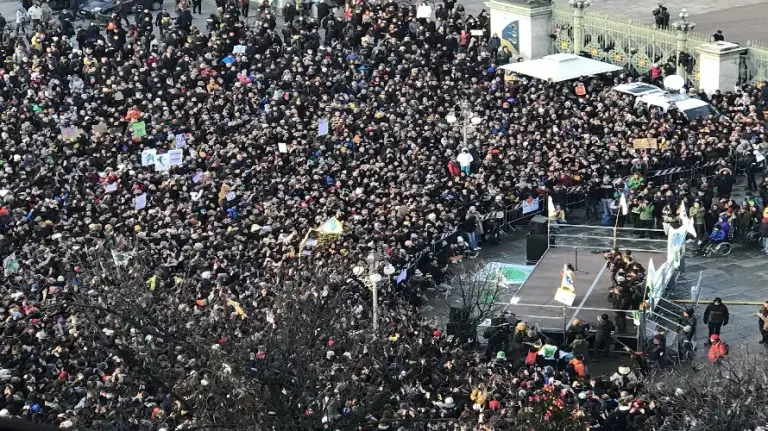 Greta's climate strike in Turin, image 2